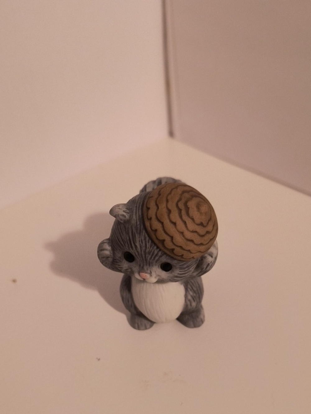 Avon Gray Best Buddies Squirrel Porcelain Figurine In Box Vintage 2inch B10